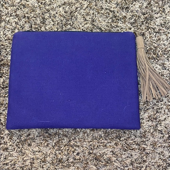 Clutch - Picture 2 of 2